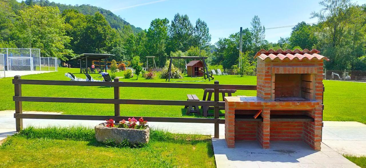 Apartamentos El Castaneu Corao 외부 사진